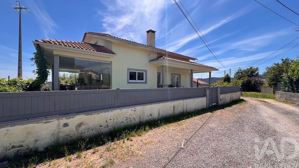 Townhouse in Abraveses, Viseu District, Portugal 1 - 18426877