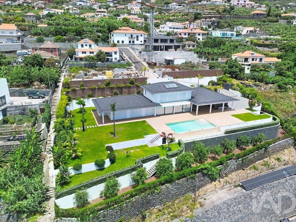 Townhouse in Estreito da Calheta, Madeira, Portugal 1 - 18258351