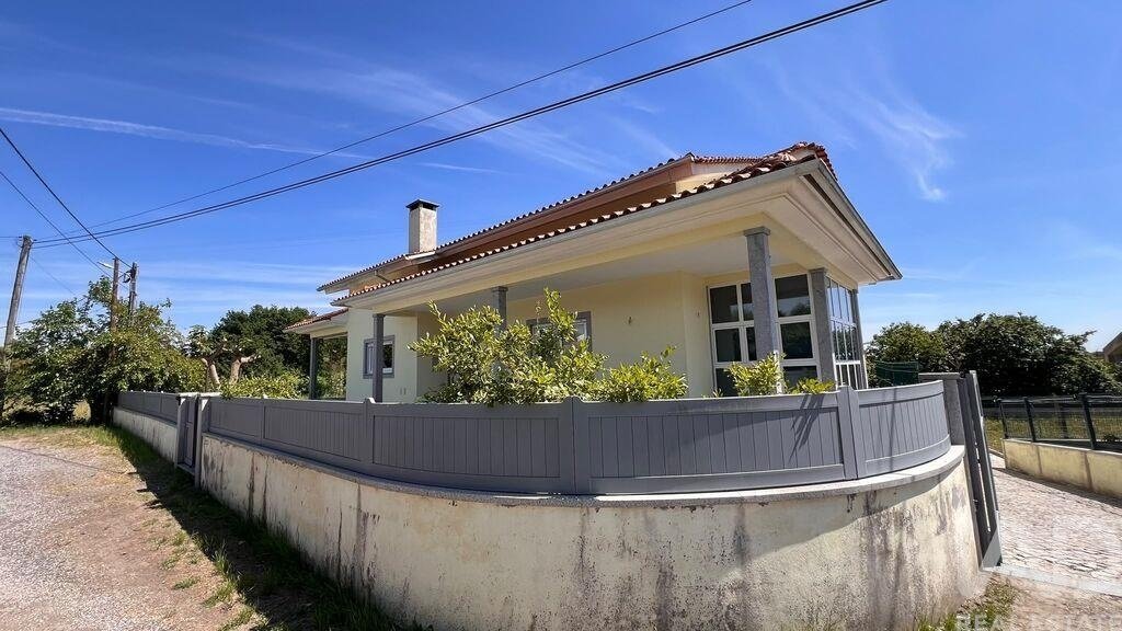Townhouse in Abraveses, Viseu District, Portugal 2 - 18426877