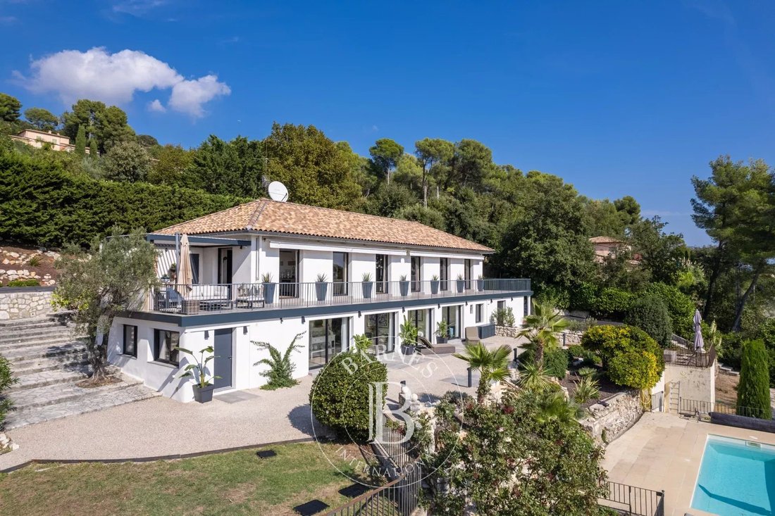 Villa in Tourrettes-sur-Loup, Provence-Alpes-Côte d'Azur, France 1 - 18426281