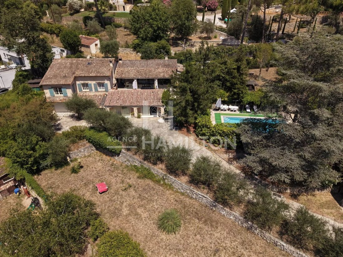 Villa in Opio, Provence-Alpes-Côte d'Azur, France 1 - 17992451