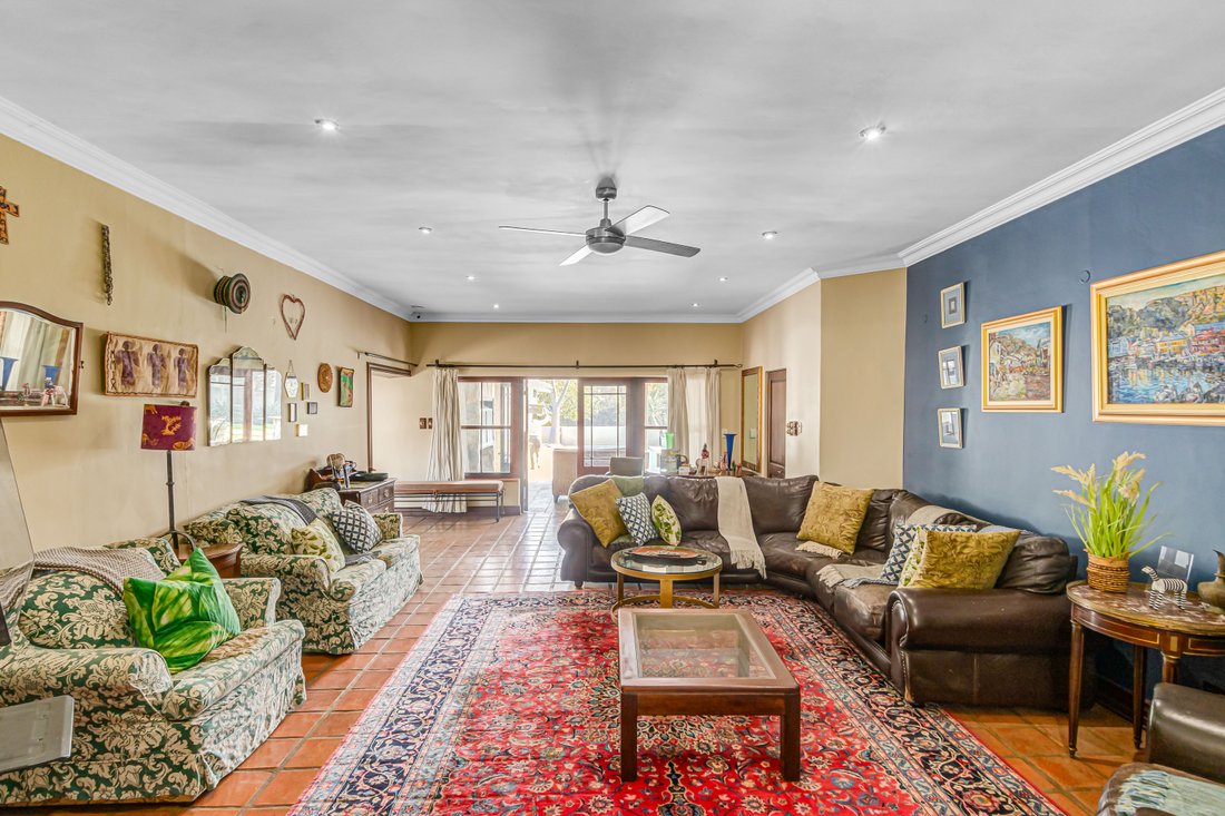 House in Johannesburg, Gauteng, South Africa 4 - 18426792