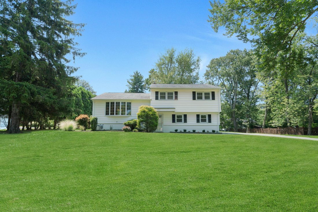 River Vale, New Jersey, United States 1 - 18426906