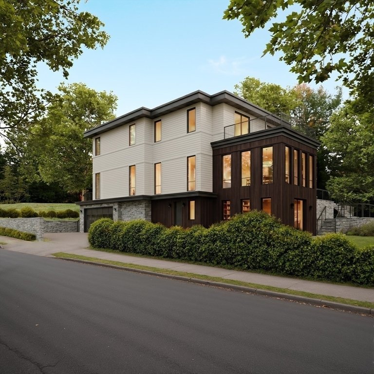 House in Newton, Massachusetts, United States 2 - 17916129