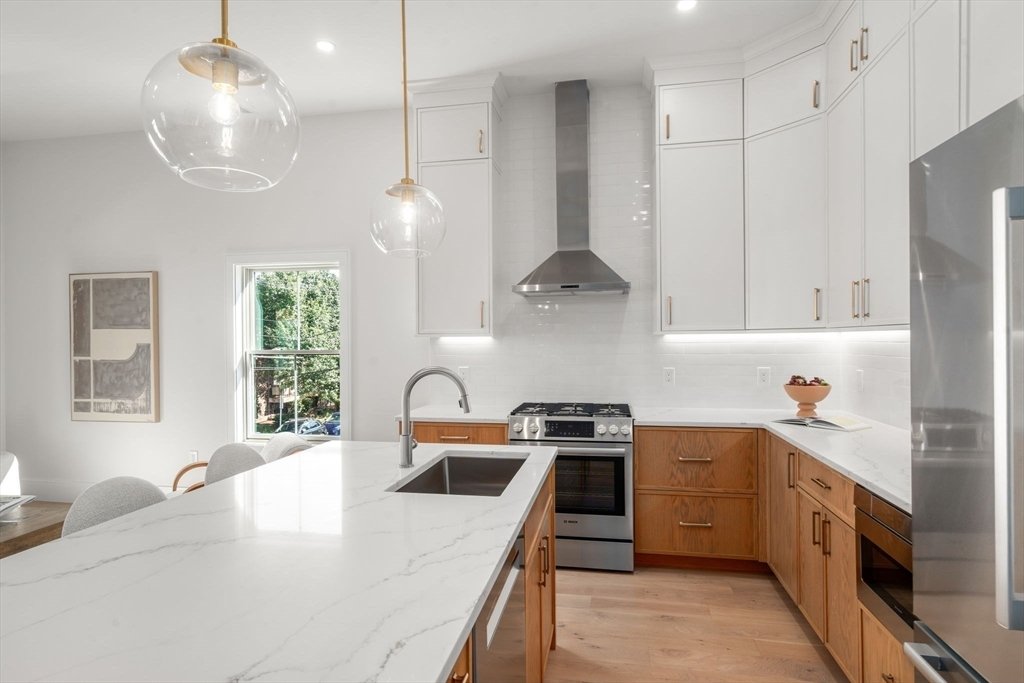 Condo in Somerville, Massachusetts, United States 3 - 18220647