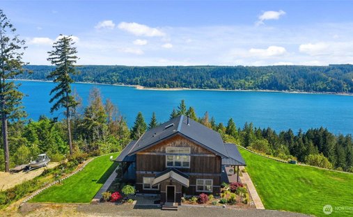 House in Belfair, Washington, United States 1