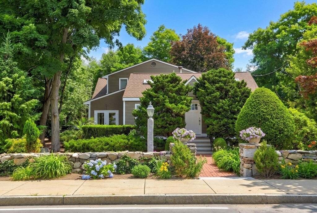 House in Burlington, Massachusetts, United States 2 - 18429599