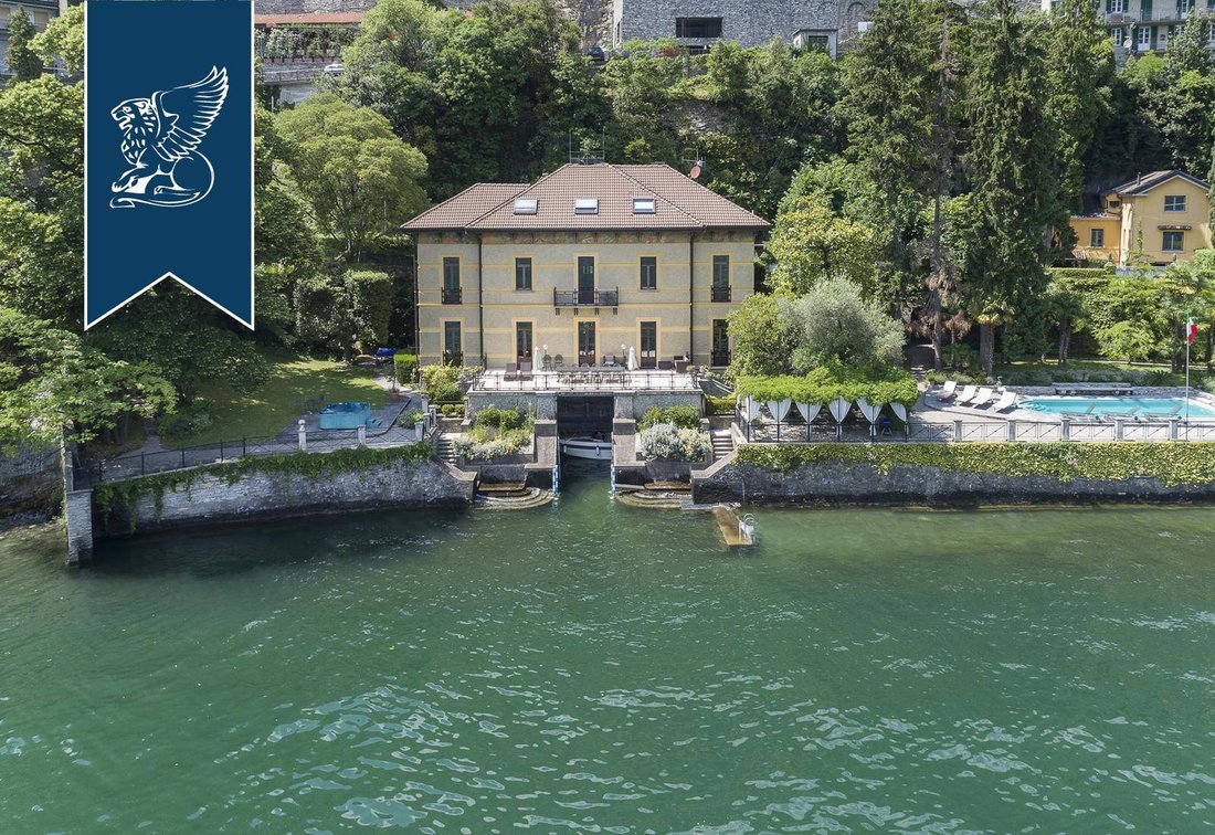Villa in Moltrasio, Lombardy, Italy 1 - 18432940