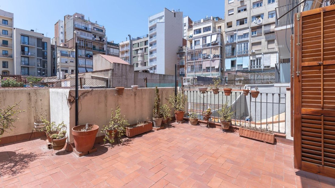 Apartment in Eixample, Barcelona, Spain 4 - 18427832