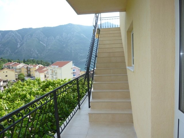 Villa in Dobrota, Kotor Municipality, Montenegro 3 - 18430322