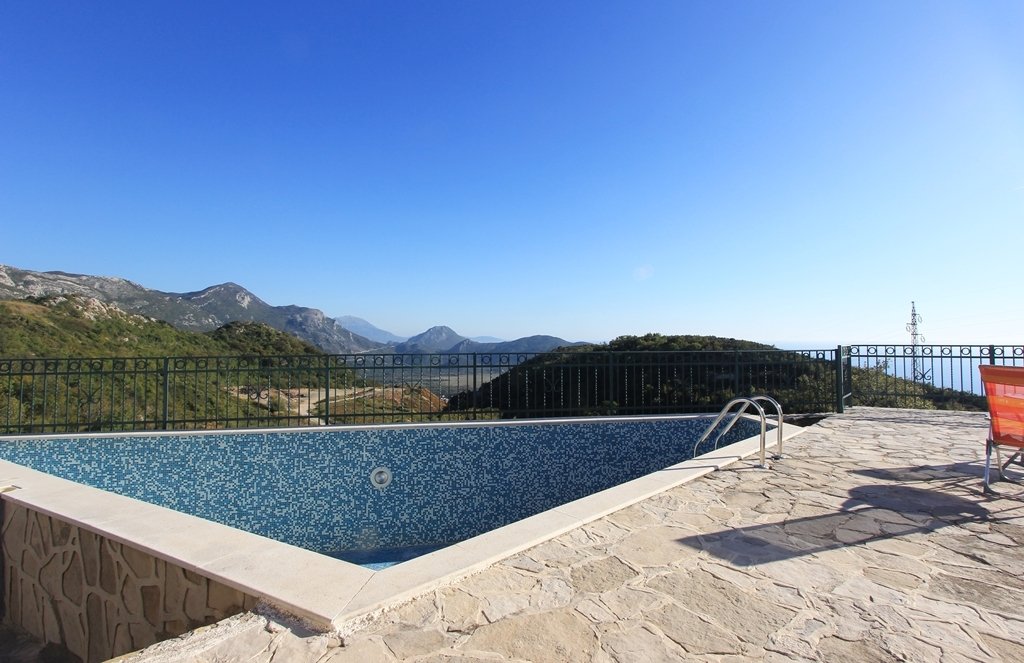 Villa in Petrovac, Budva Municipality, Montenegro 3 - 18429683