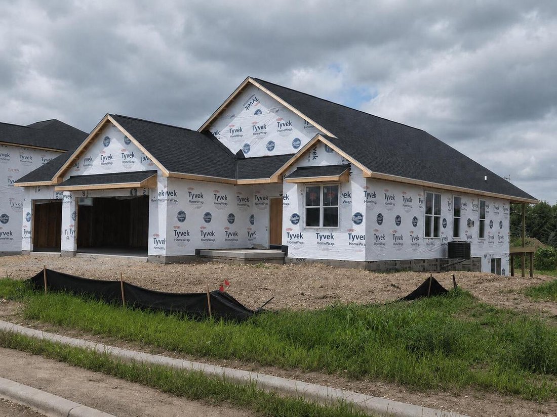House in Waukesha, Wisconsin, United States 1 - 18428045