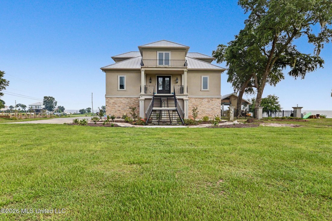 House in Ocean Springs, Mississippi, United States 2 - 18430735