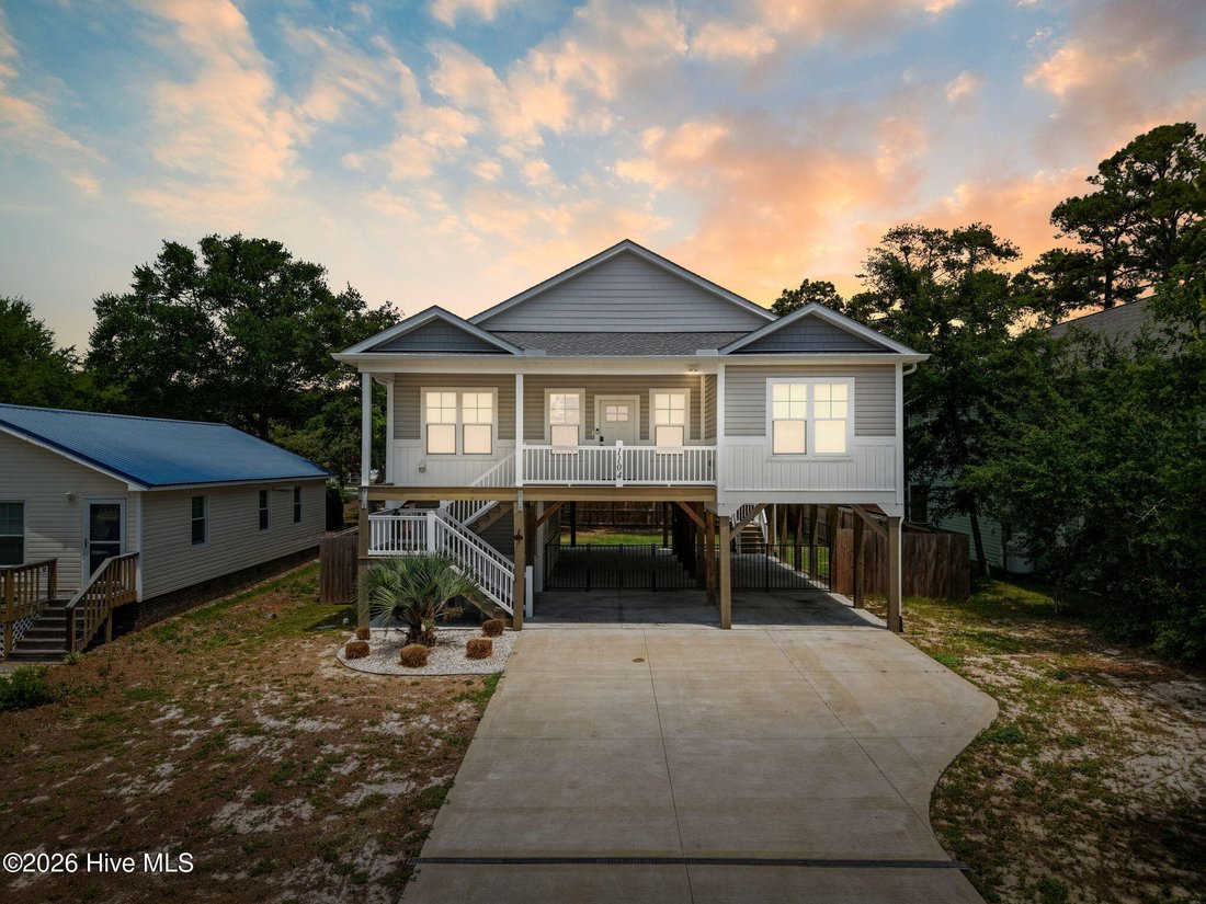House in Oak Island, North Carolina, United States 4 - 18432360