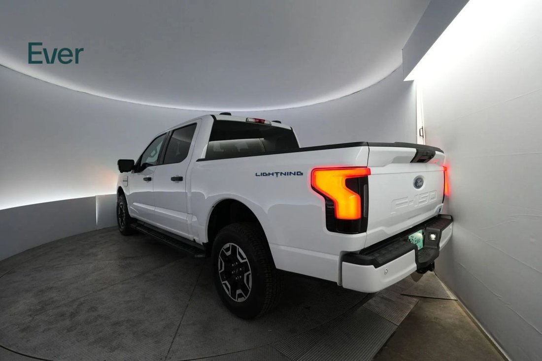 Pickup in San Francisco, CA, United States 3 - 18338822