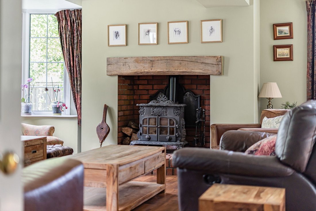 House in Suffolk, England 5 - 18430685