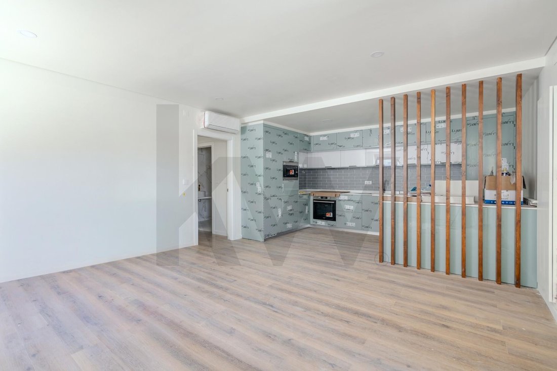 Apartment in Ramada e Canecas, Lisbon, Portugal 2 - 17490009