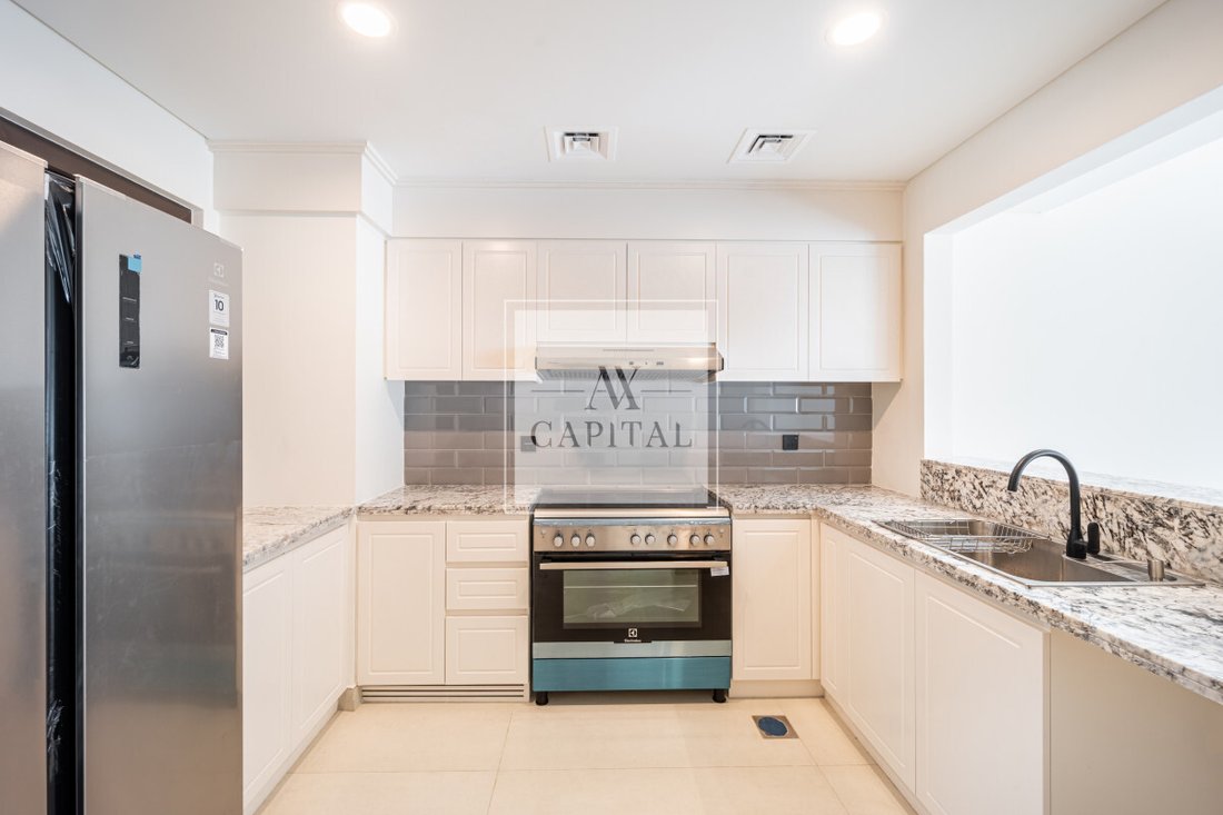 Townhouse in JVC / Jumeirah Village Circle, Dubai, United Arab Emirates 3 - 18429300