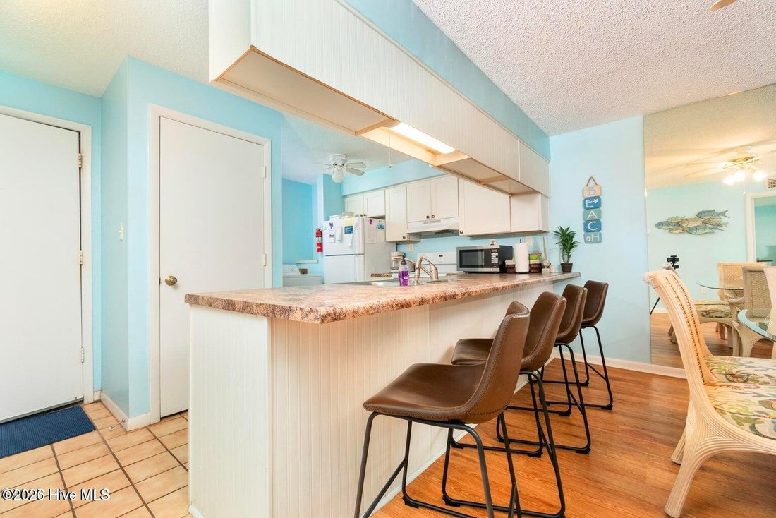 Condo in Emerald Isle, North Carolina, United States 4 - 18431440