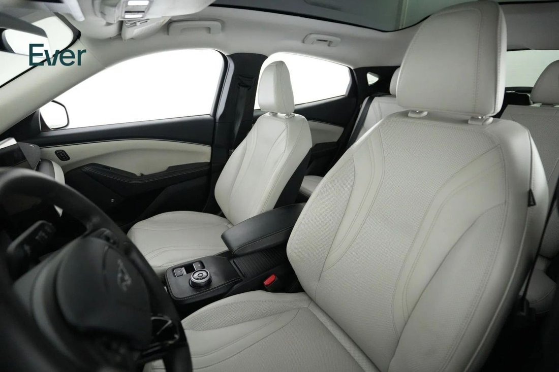 Suv in San Francisco, CA, United States 4 - 18292751