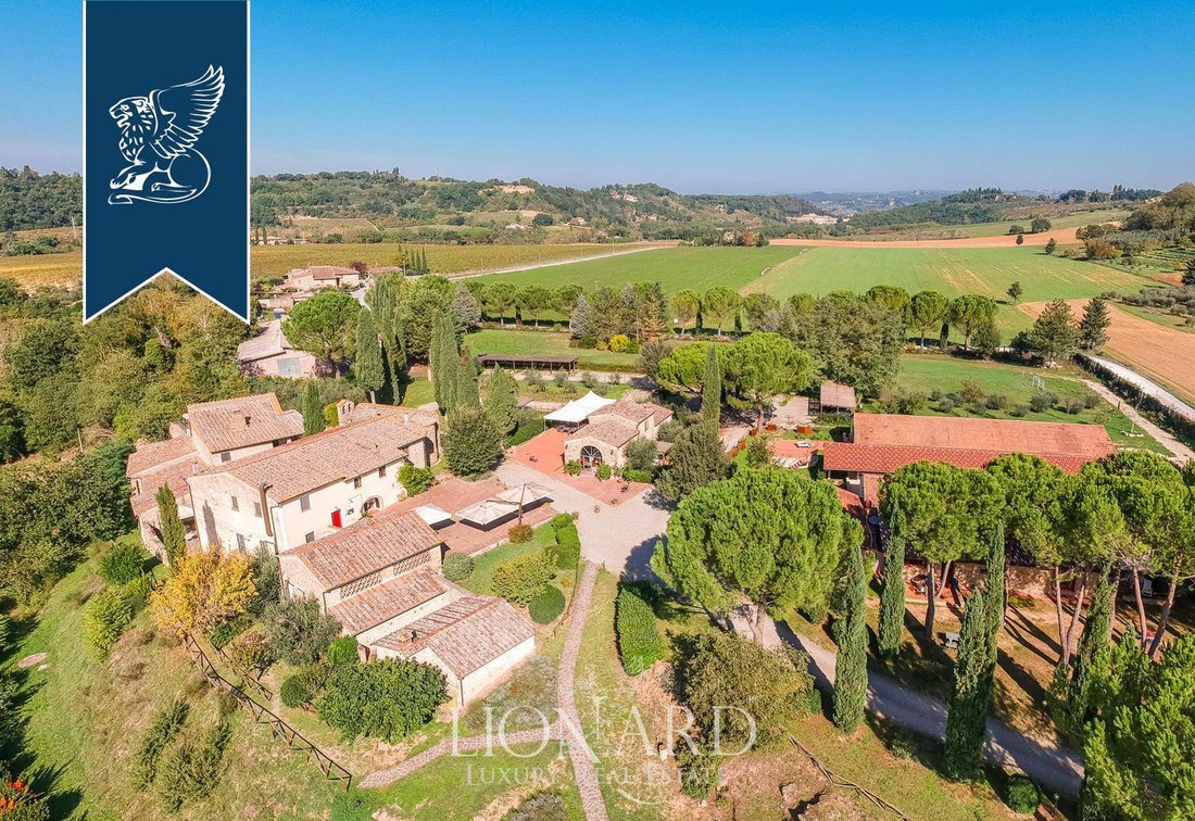 Villa in Poggibonsi, Tuscany, Italy 2 - 18433046