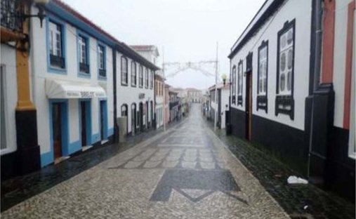 House in Praia da Vitoria (Santa Cruz), Azores, Portugal 1