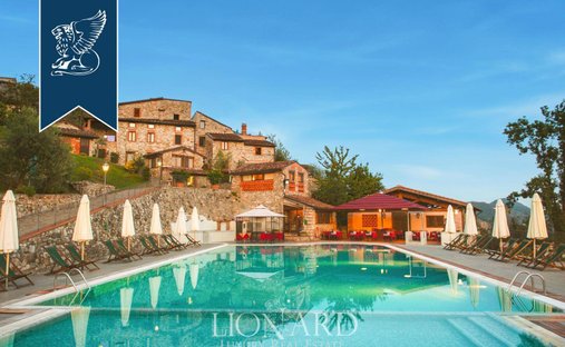 Villa in Borgo a Mozzano, Tuscany, Italy 1