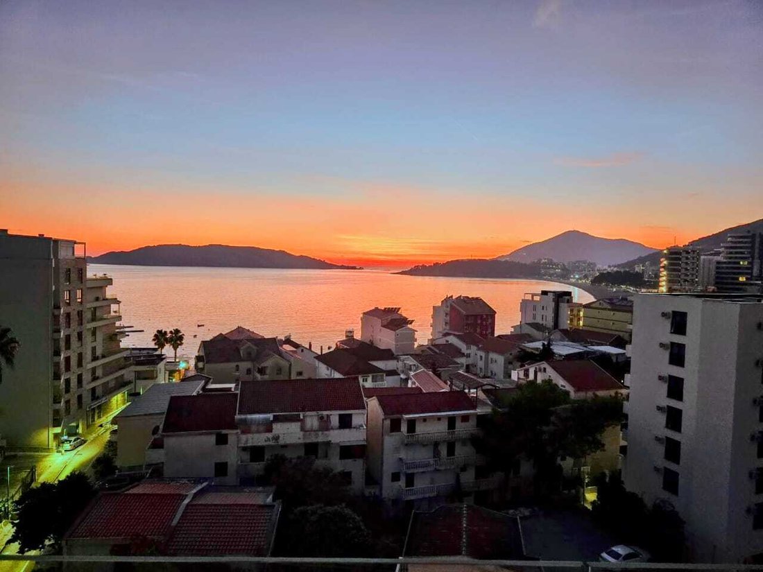 Apartment in Rafailovići, Budva Municipality, Montenegro 1 - 18429503