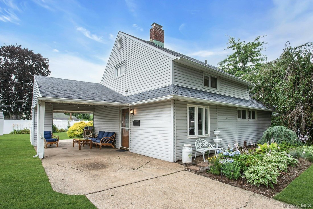 House in Levittown, New York, United States 3 - 18432260