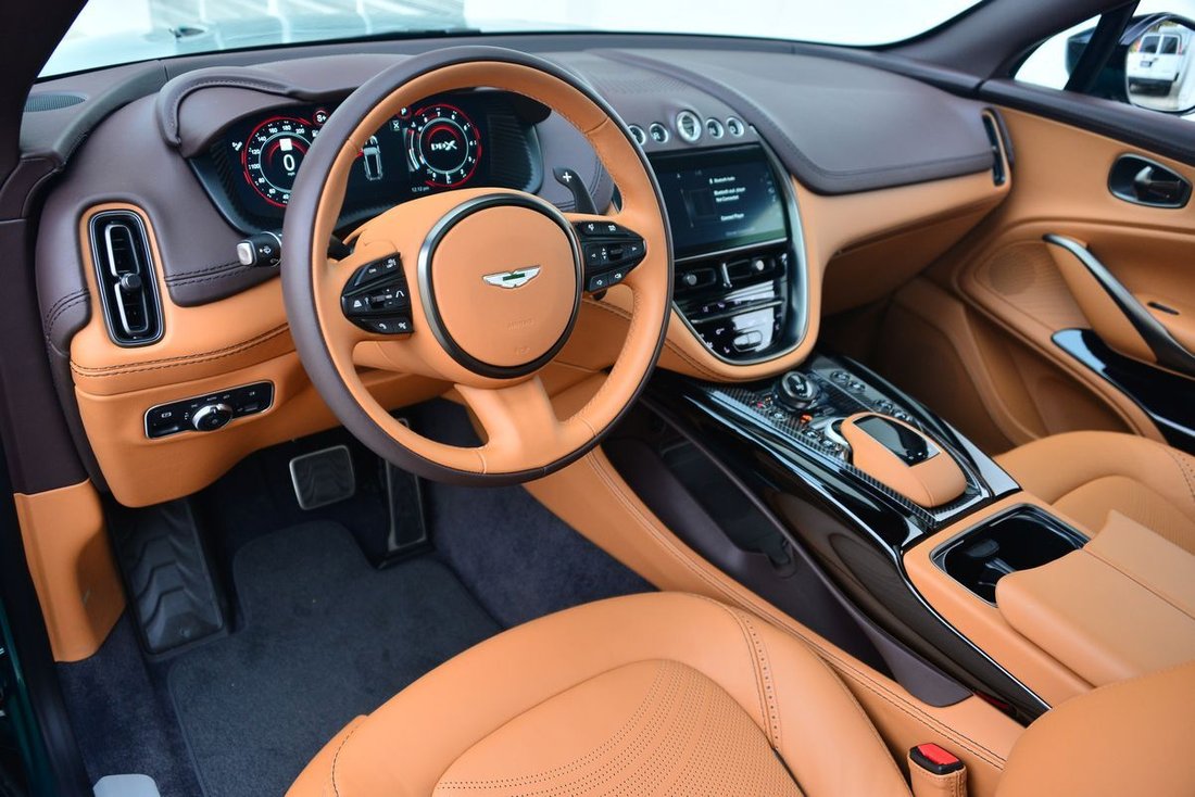 Suv in Beverly Hills, CA, United States 3 - 18430680
