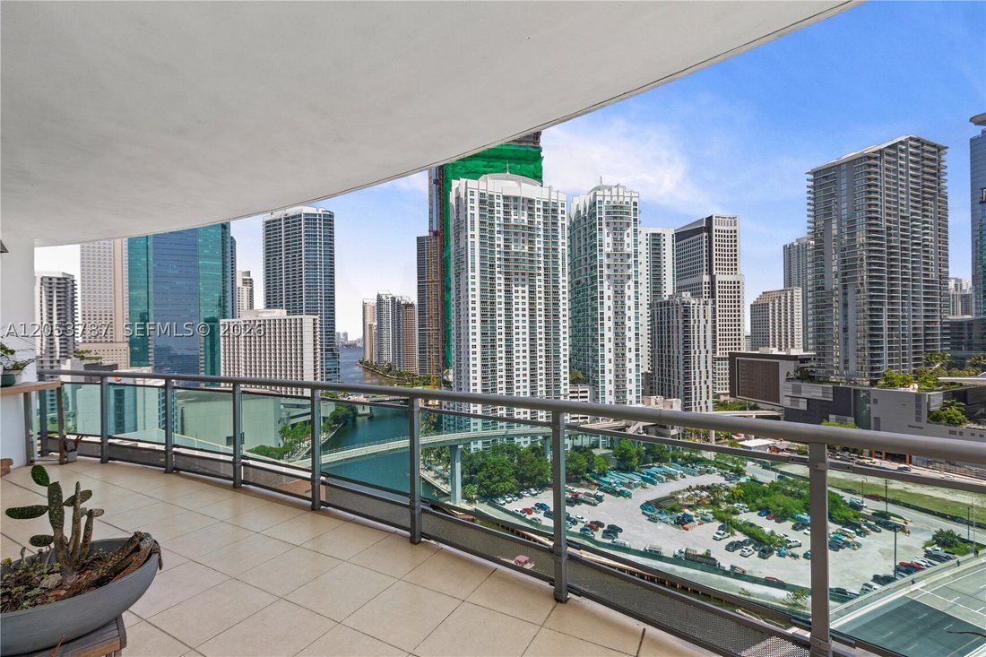 Condo in Miami, Florida, United States 2 - 18431312