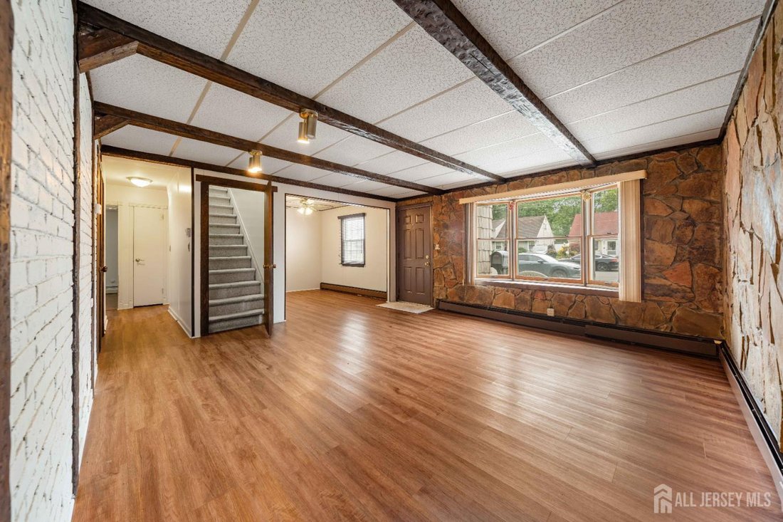 House in Woodbridge Township, New Jersey, United States 4 - 18430276