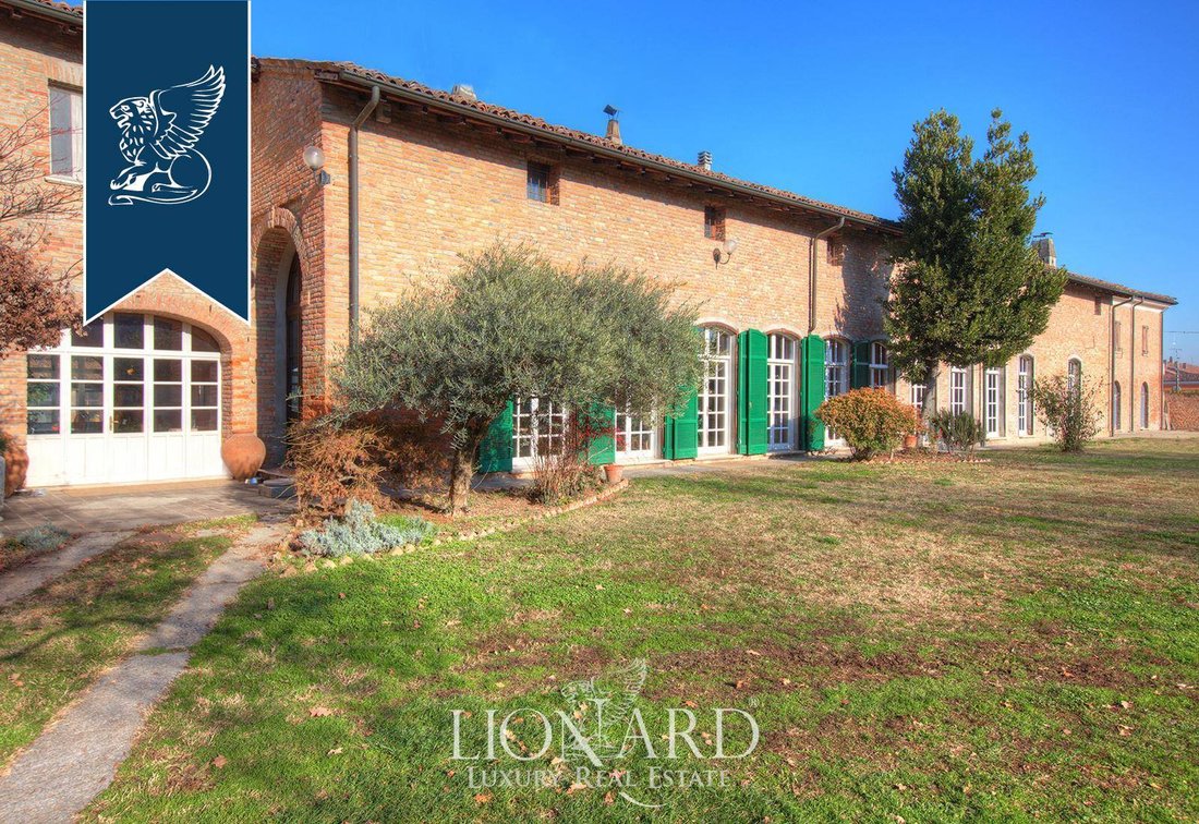 Villa in San Giovanni in Croce, Lombardy, Italy 5 - 18432453