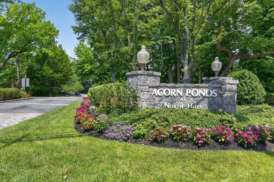Condo in Roslyn, New York, United States 3 - 18427179