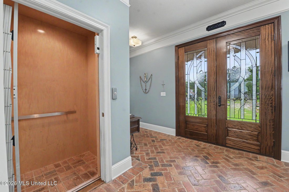 House in Ocean Springs, Mississippi, United States 3 - 18430735