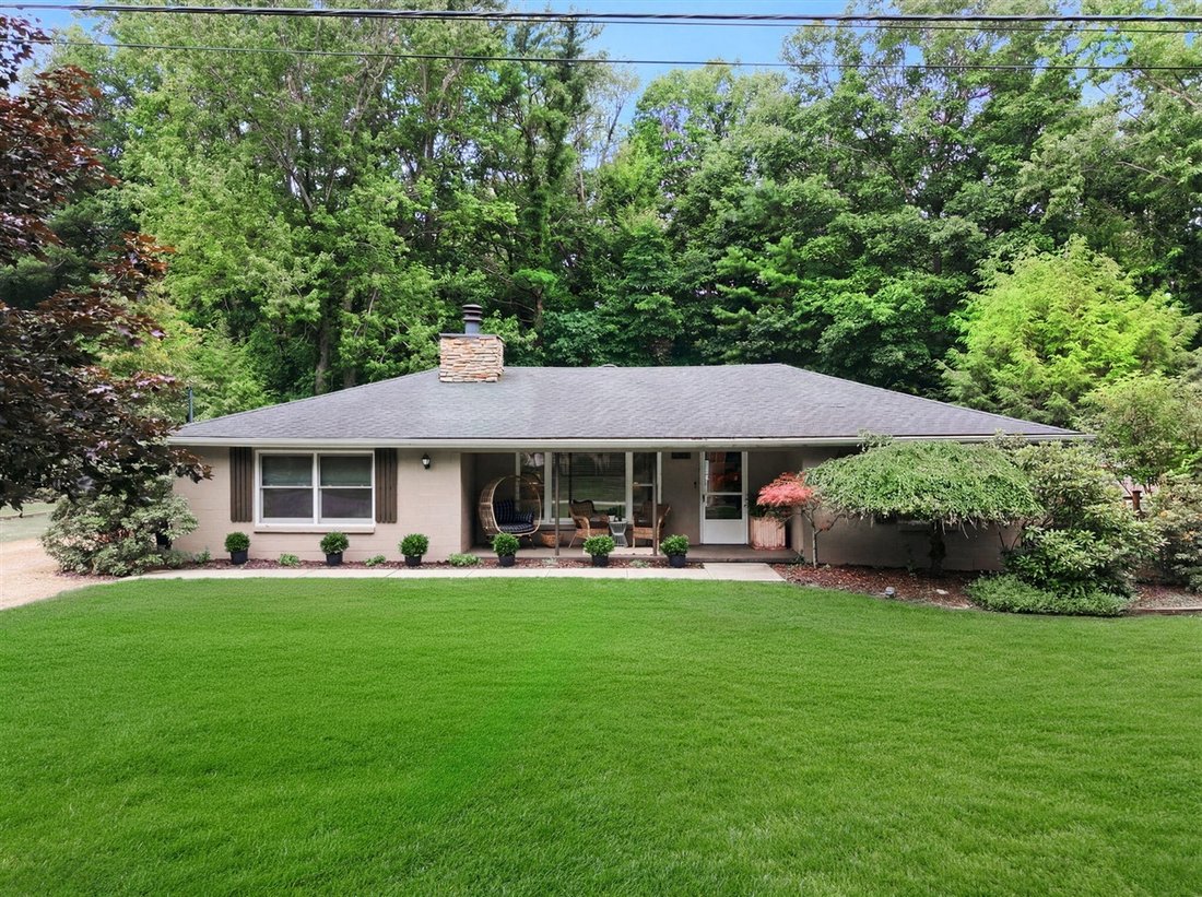 House in Sawyer, Michigan, United States 1 - 18431130