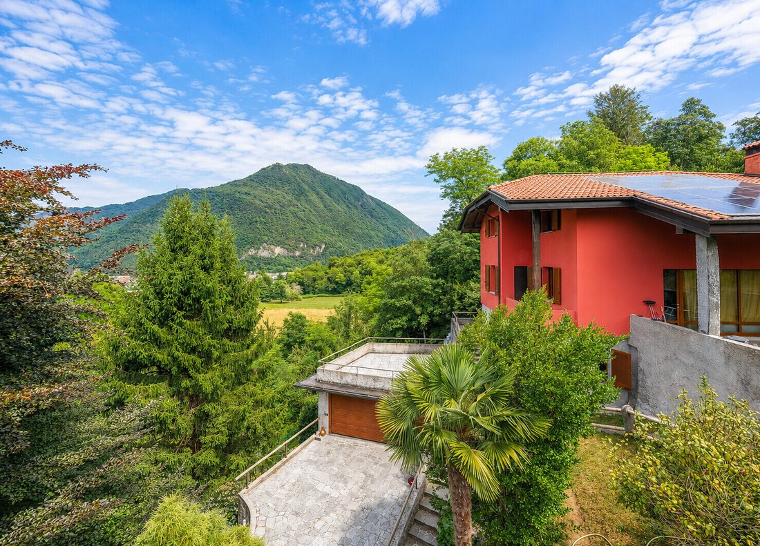House in Laveno-Mombello, Lombardy, Italy 1 - 18428646