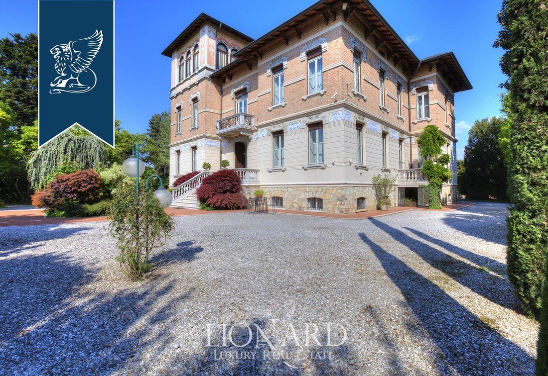 Villa in Chiari, Lombardy, Italy 2 - 18432919