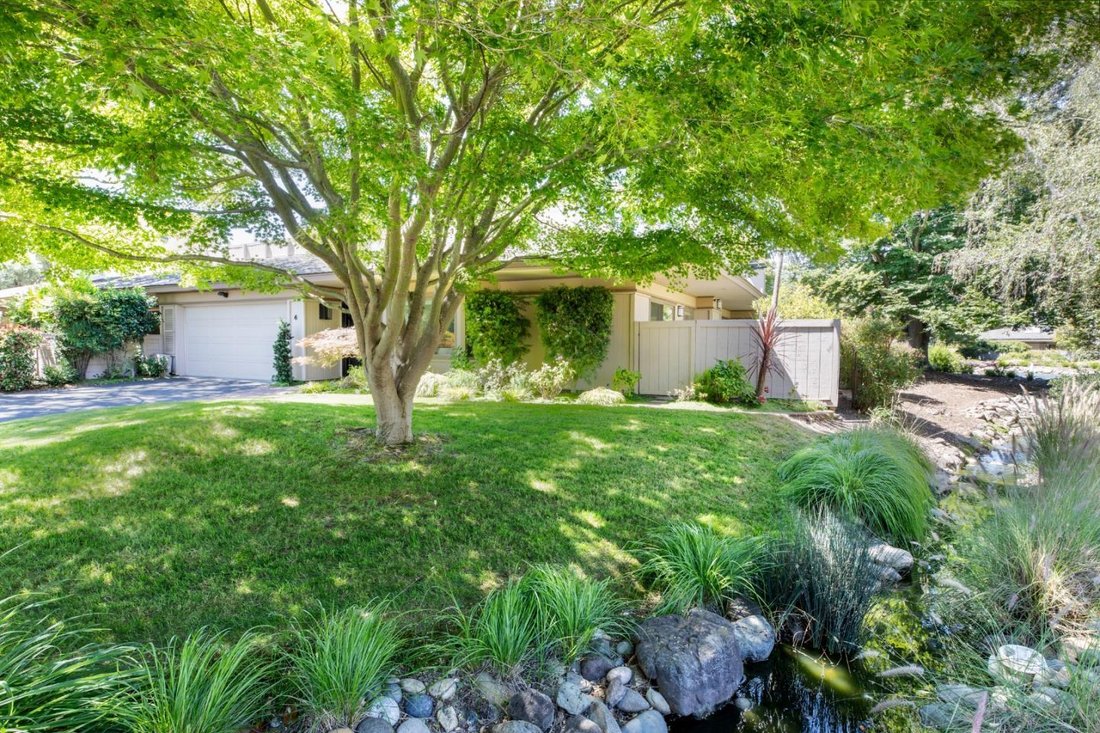 House in Los Altos Hills, California, United States 2 - 18430901