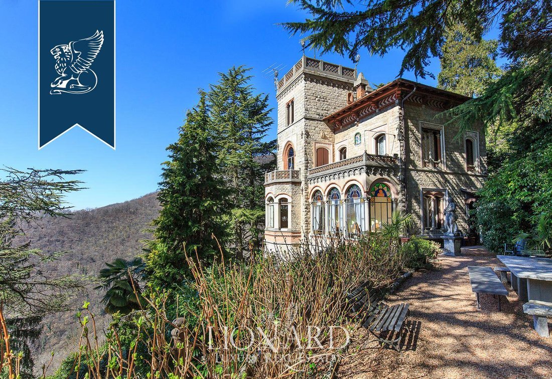 Villa in Velate - Sant'Ambrogio, Varese, Lombardy 1 - 18432560
