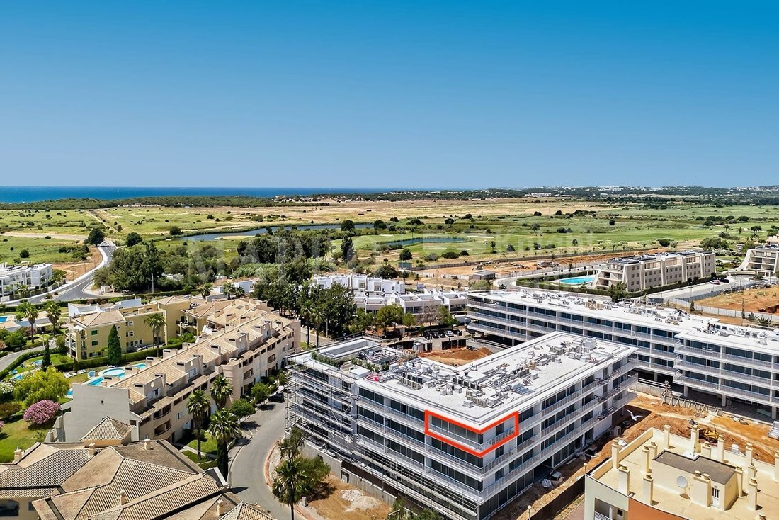Apartment in Vilamoura, Quarteira, Algarve 1 - 18198740