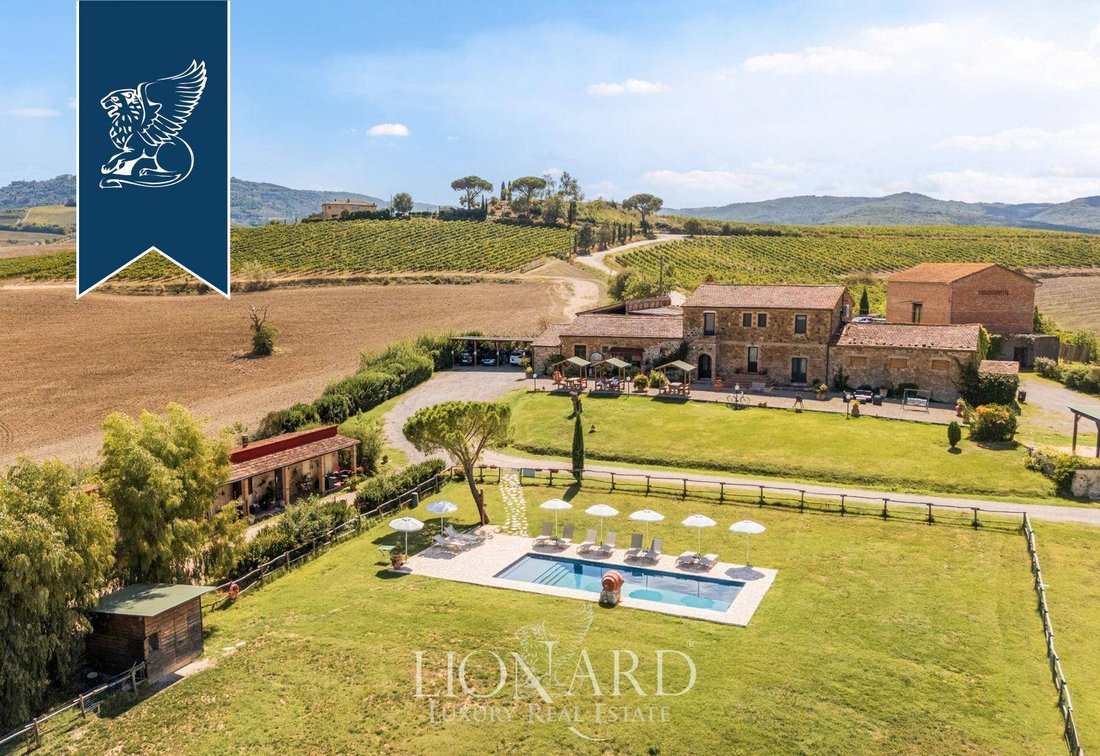 Villa in Montalcino, Tuscany, Italy 2 - 18432948