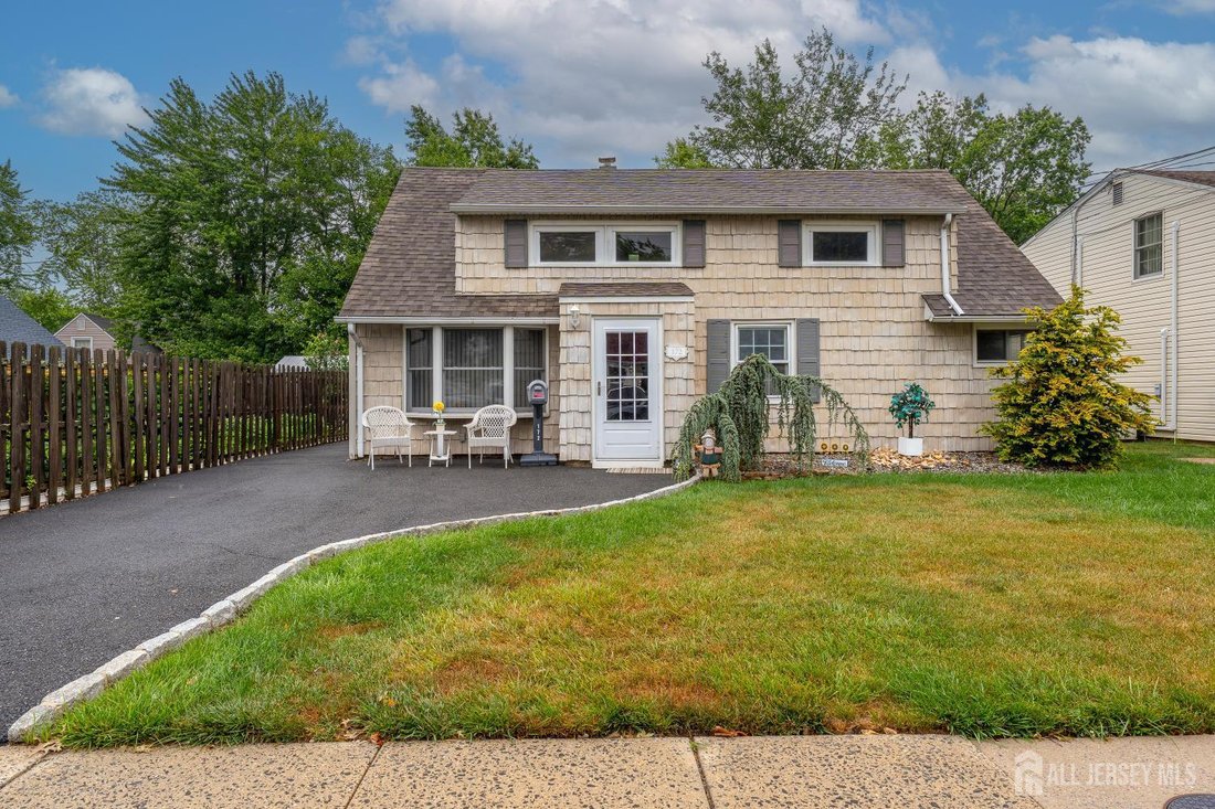 House in Woodbridge Township, New Jersey, United States 1 - 18430276