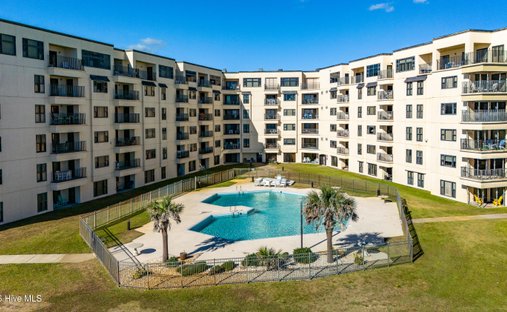 Condo in Emerald Isle, North Carolina, United States 1