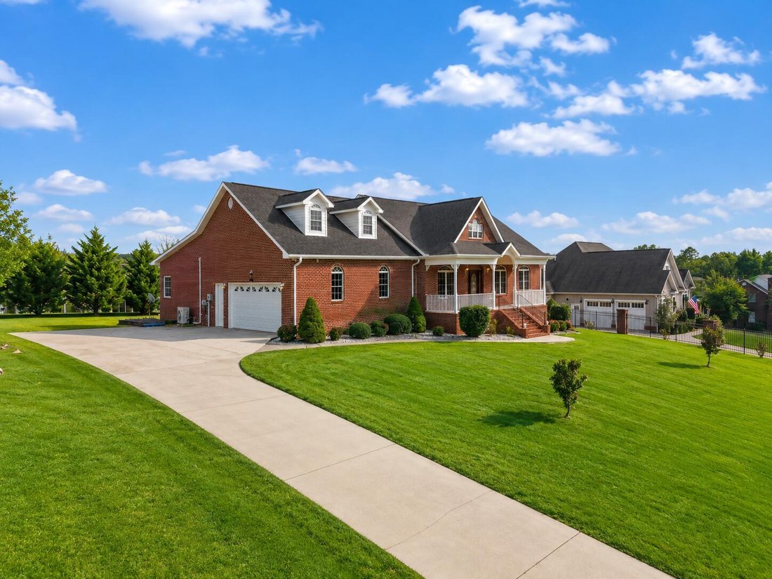 Athens, Tennessee, United States 2 - 18427340
