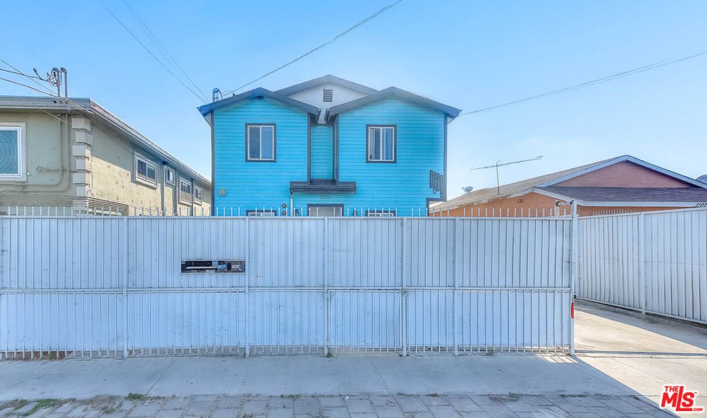 Inglewood, California, United States 3 - 18433596