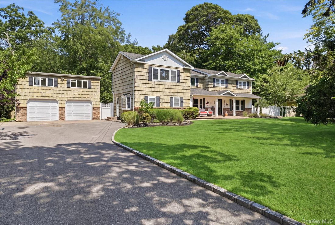 House in East Islip, New York, United States 3 - 18416227