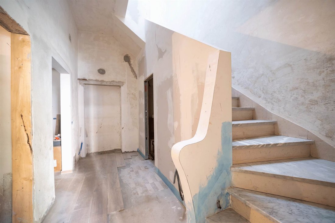 Brozzi - Quaracchi, Florence, Italy 4 - 18432175