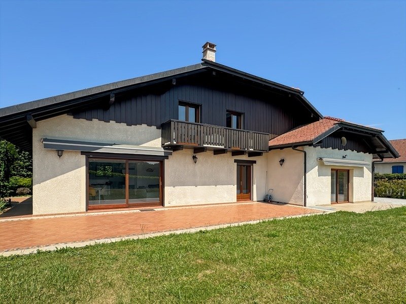 House in Prévessin-Moëns, Auvergne-Rhône-Alpes, France 1 - 17989355