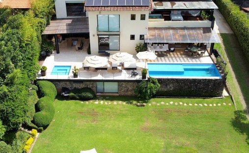 House in Santa María Pipioltepec, State of Mexico, Mexico 1